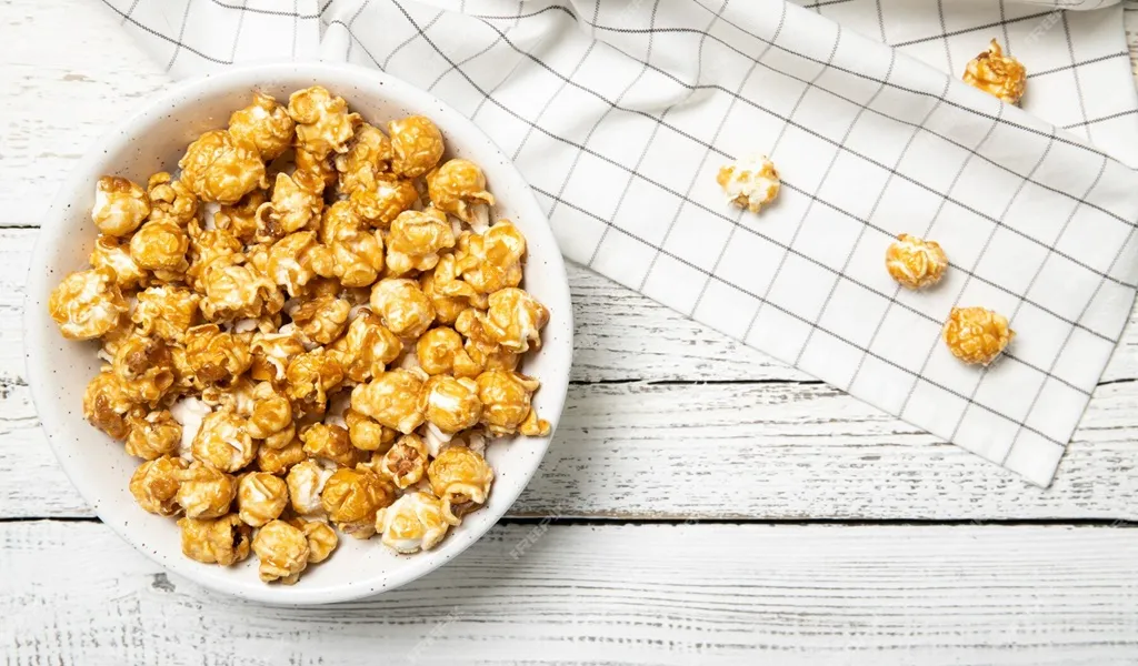 popkorns ar topinambūra sīrupu